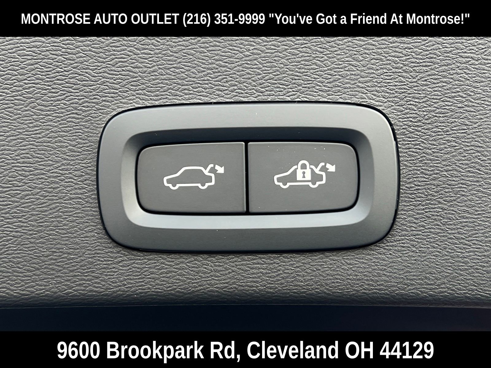 New 2026 Volvo XC40 B5 Plus w/ Protection Package Premier image 35