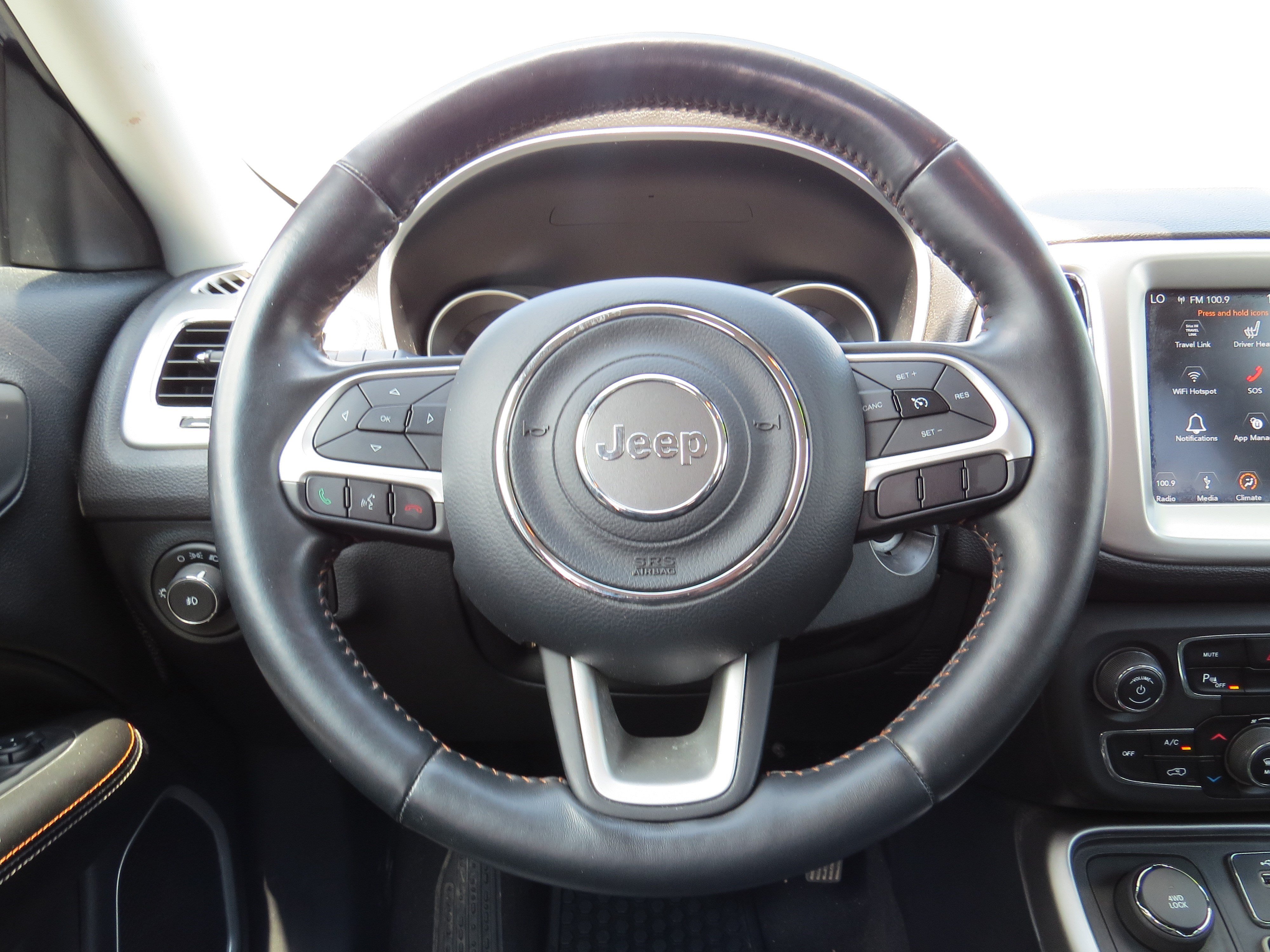 Used 2018 Jeep Compass Latitude w/ Popular Equipment Group AWD/4WD image 18