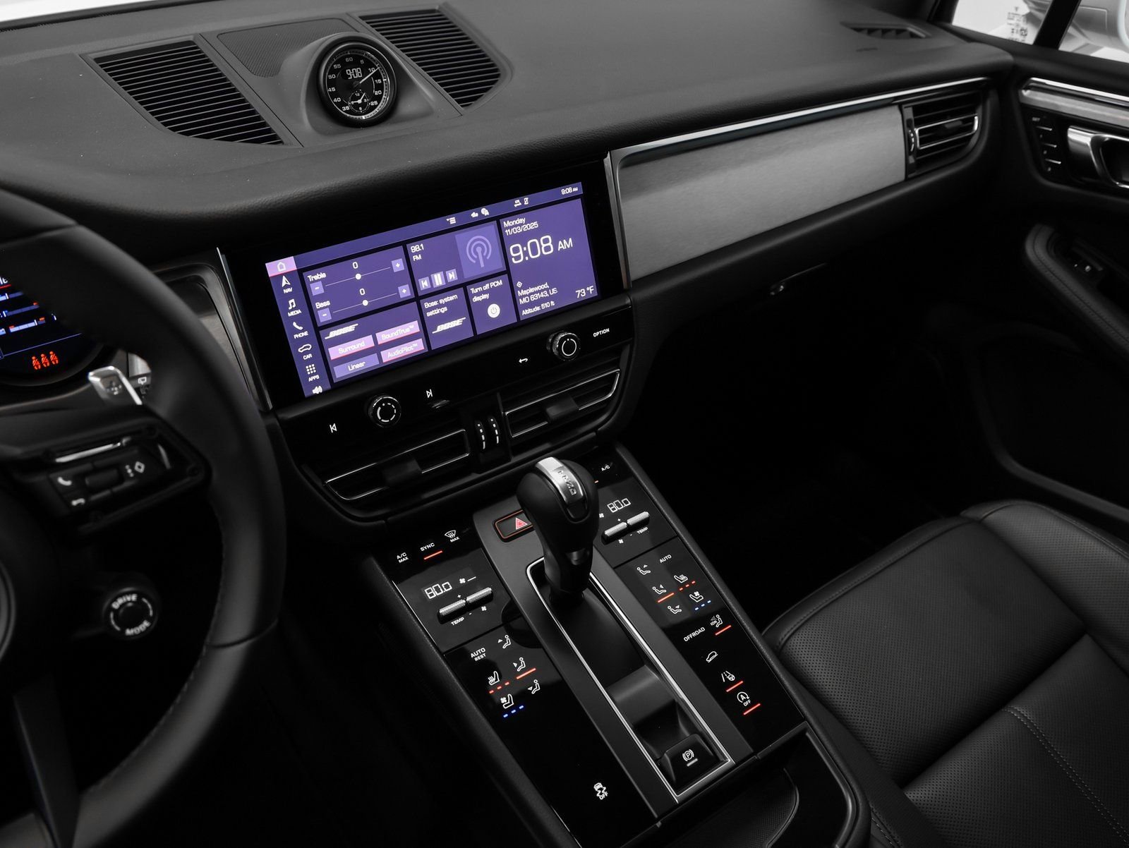 Certified 2026 Porsche Macan image 37