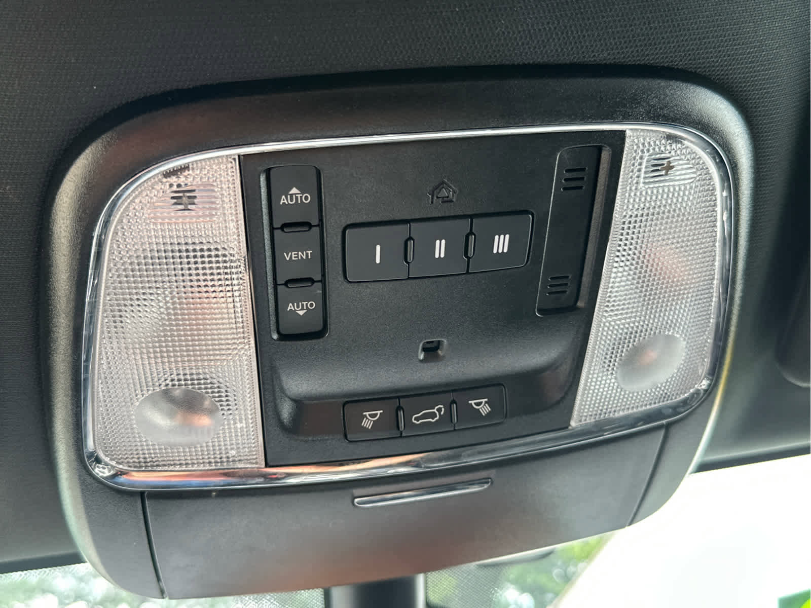 Used 2021 Jeep Grand Cherokee Limited image 38