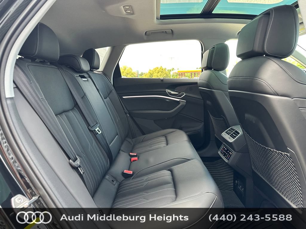 Certified 2024 Audi Q8 e-tron Prestige w/ Prestige Package AWD/4WD image 40