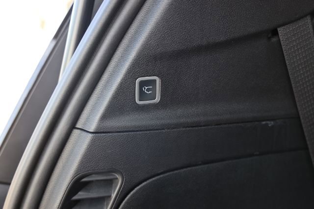 Used 2026 Chrysler Pacifica Select image 27