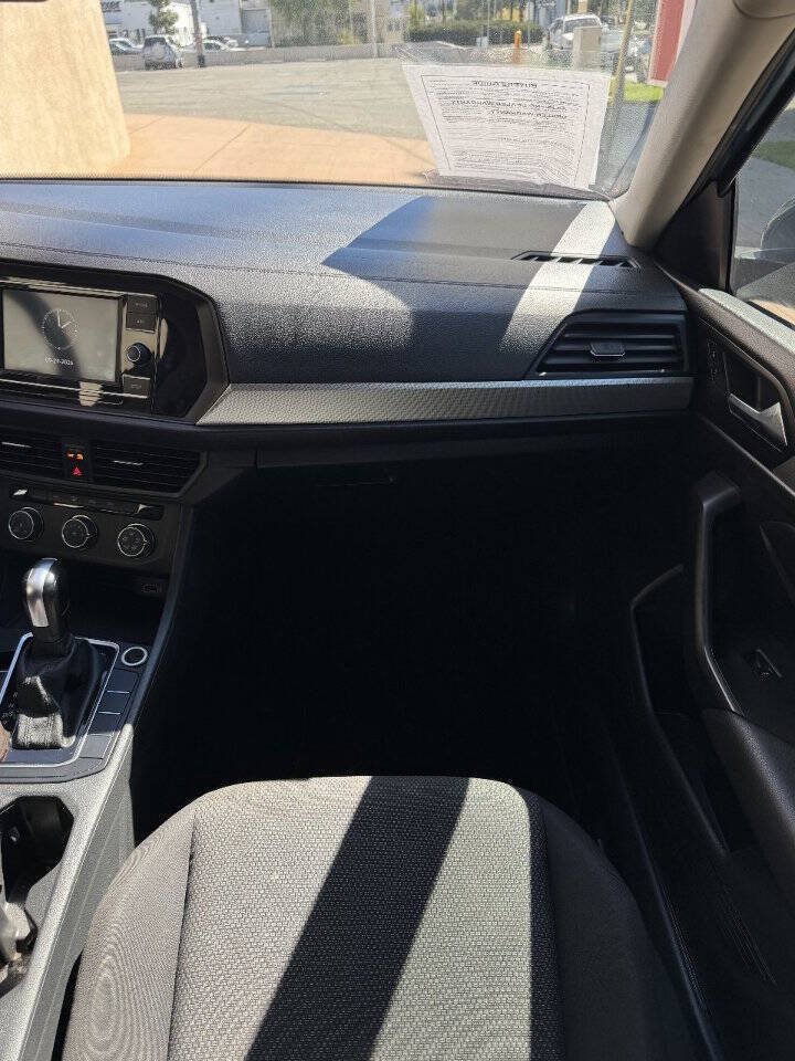 Used 2019 Volkswagen Jetta R-Line FWD image 20