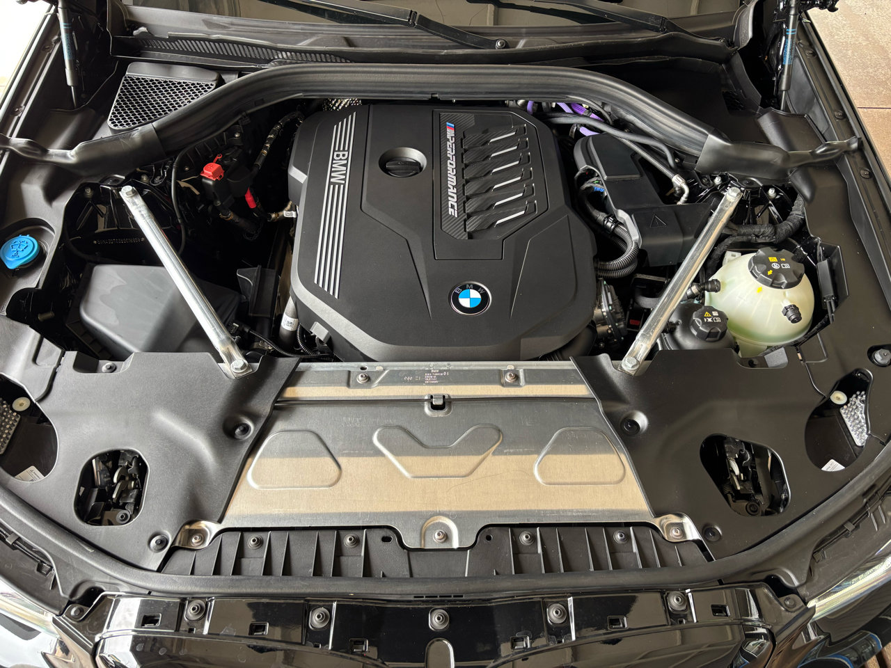 Used 2025 BMW X4 M40i w/ Premium Package image 28