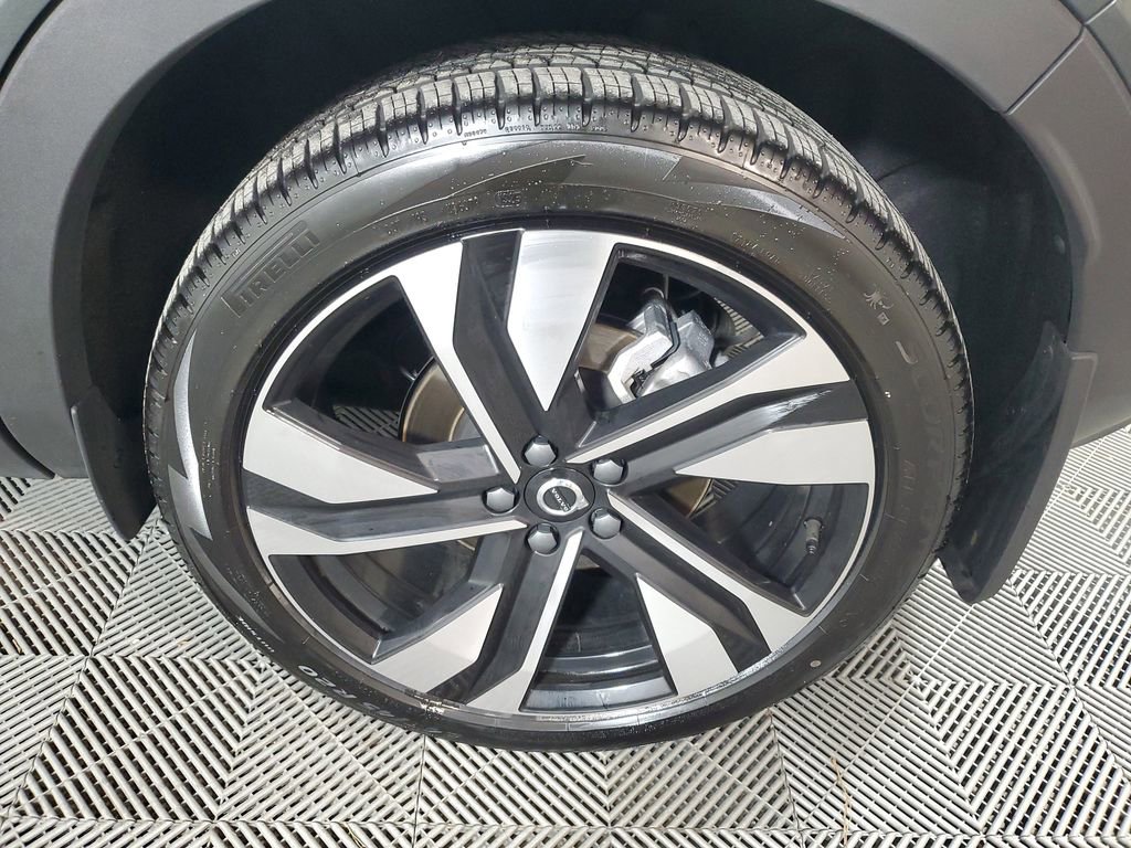 Certified 2026 Volvo XC40 B5 Ultra w/ Climate Package image 13