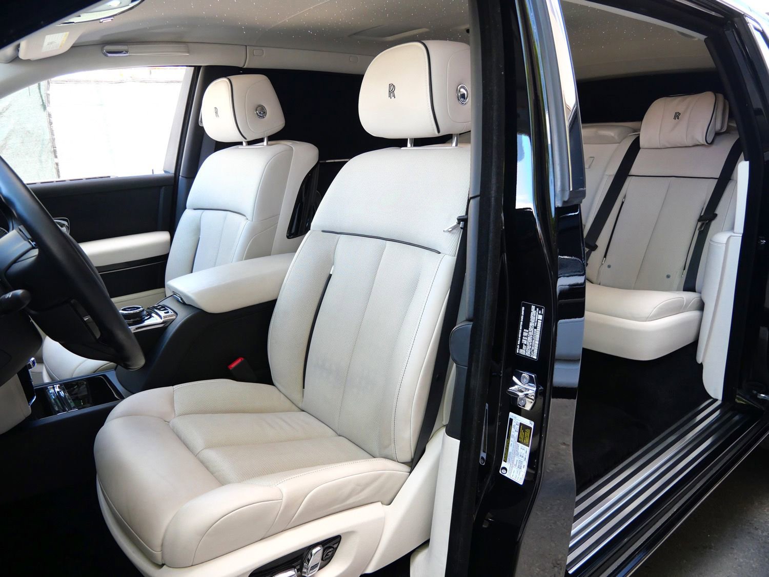 Used 2024 Rolls-Royce Phantom Extended Wheelbase w/ The Phantom Package RWD image 10