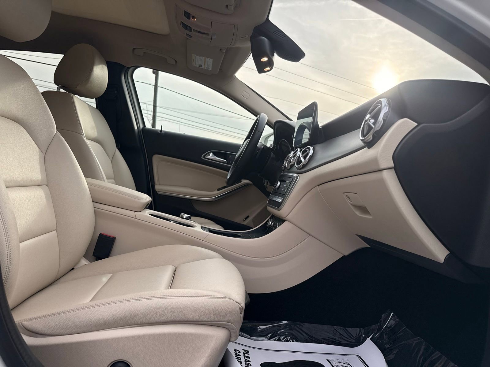 Used 2018 Mercedes-Benz GLA 250 4MATIC image 33
