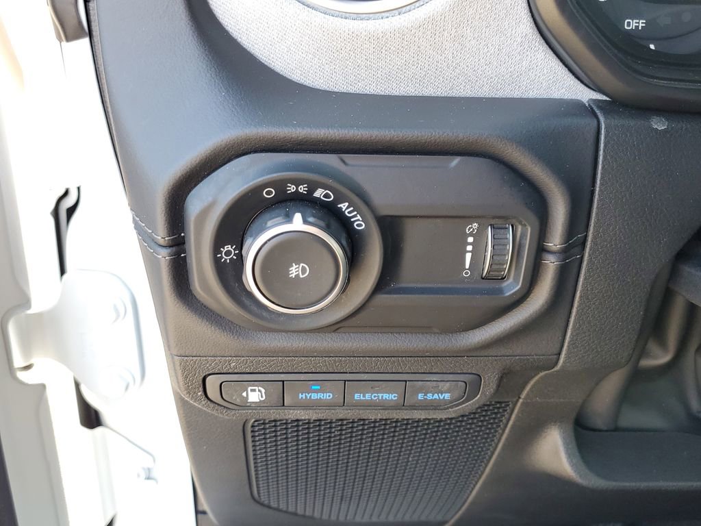 Used 2025 Jeep Wrangler Unlimited Sahara w/ Safety Group AWD/4WD image 20
