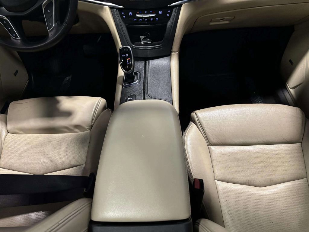 Used 2017 Cadillac XT5 Premium Luxury w/ LPO, Wheel Lock Package image 31