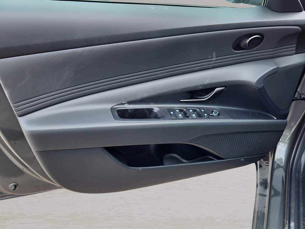New 2026 Hyundai Elantra SEL FWD image 12