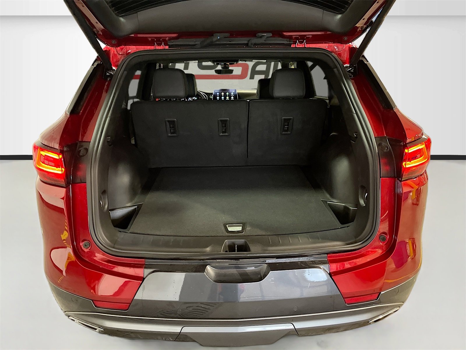 Used 2025 Chevrolet Blazer Premier w/ Driver Confidence II Package image 27