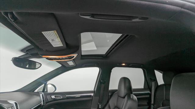 Used 2014 Porsche Cayenne Platinum Edition AWD/4WD image 13