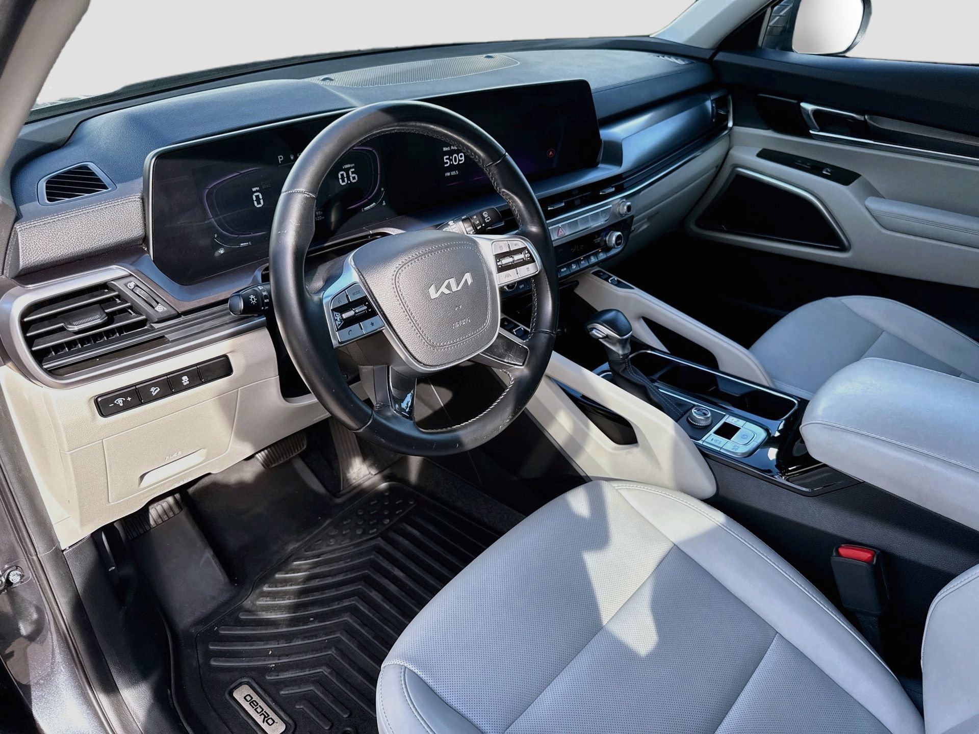 Used 2024 Kia Telluride S w/ S Sunroof Package FWD image 26