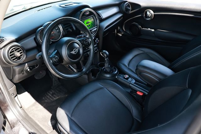Used 2019 MINI Cooper 2-Door Hardtop image 6