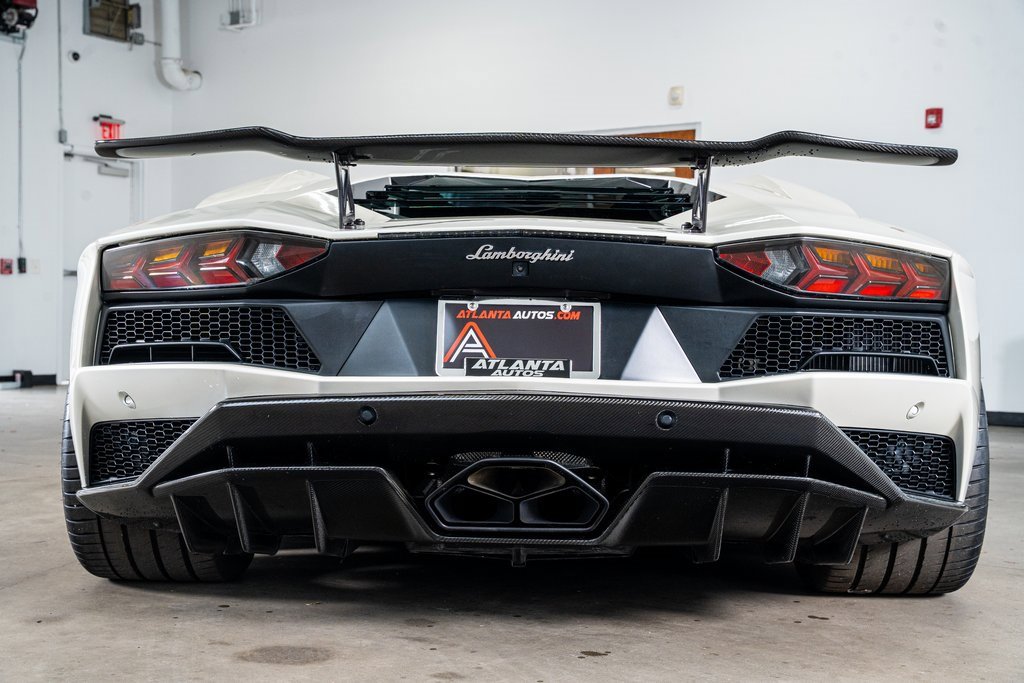 Used 2017 Lamborghini Aventador S image 7