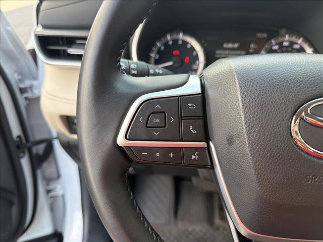 Used 2024 Toyota Highlander XLE AWD/4WD image 15