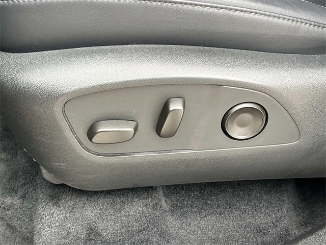 Used 2024 GMC Acadia Elevation image 32