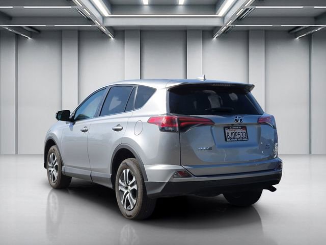 Used 2018 Toyota RAV4 LE image 6