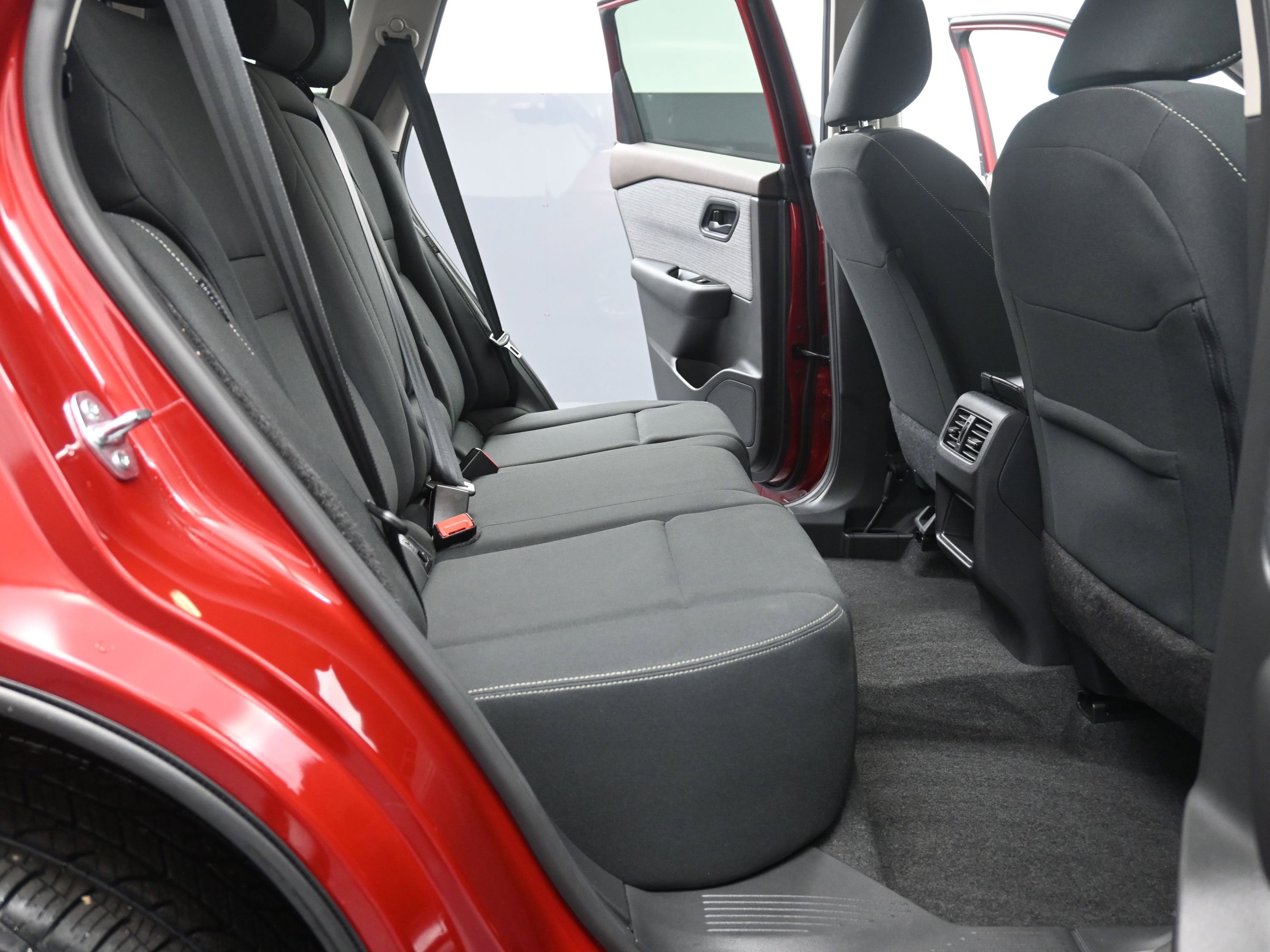 Used 2023 Nissan Rogue S AWD/4WD image 27