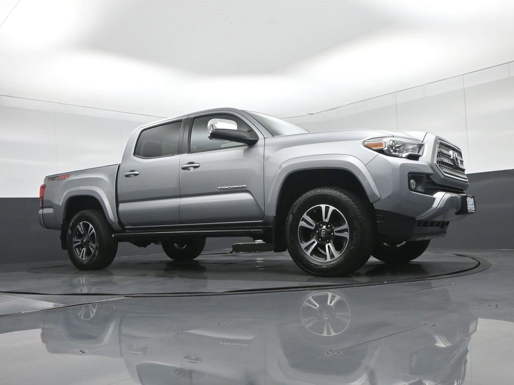 Used 2017 Toyota Tacoma TRD Sport image 53
