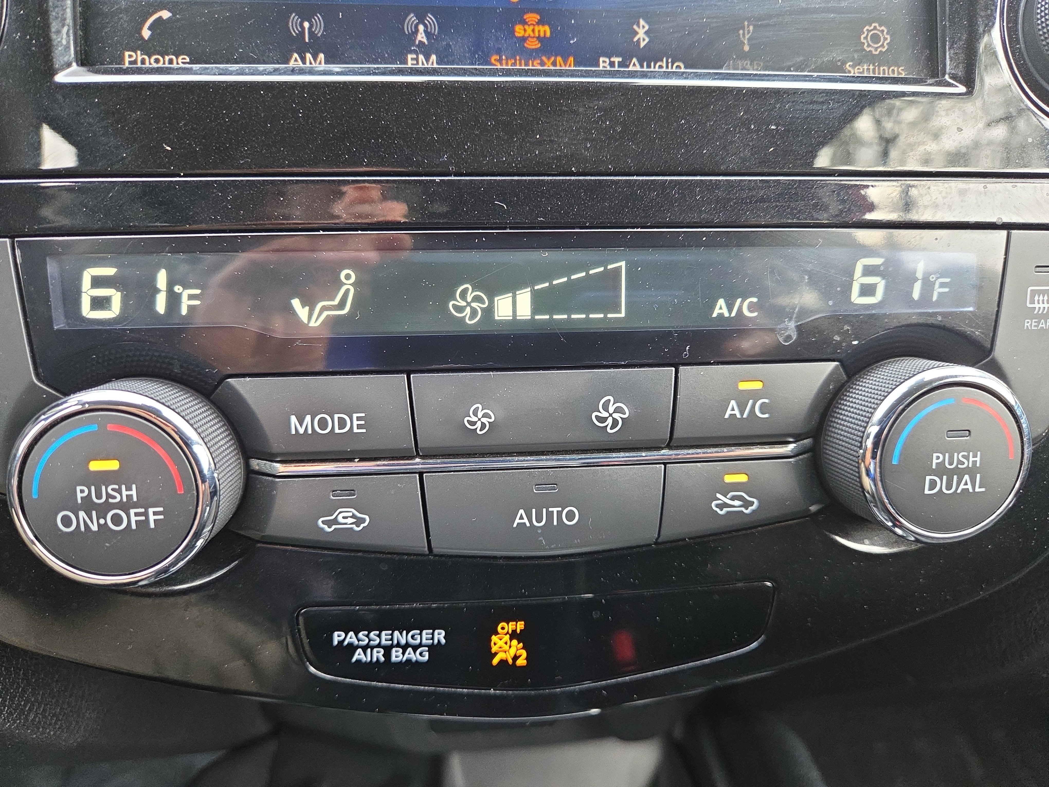 Used 2020 Nissan Rogue SV w/ Premium Package image 19