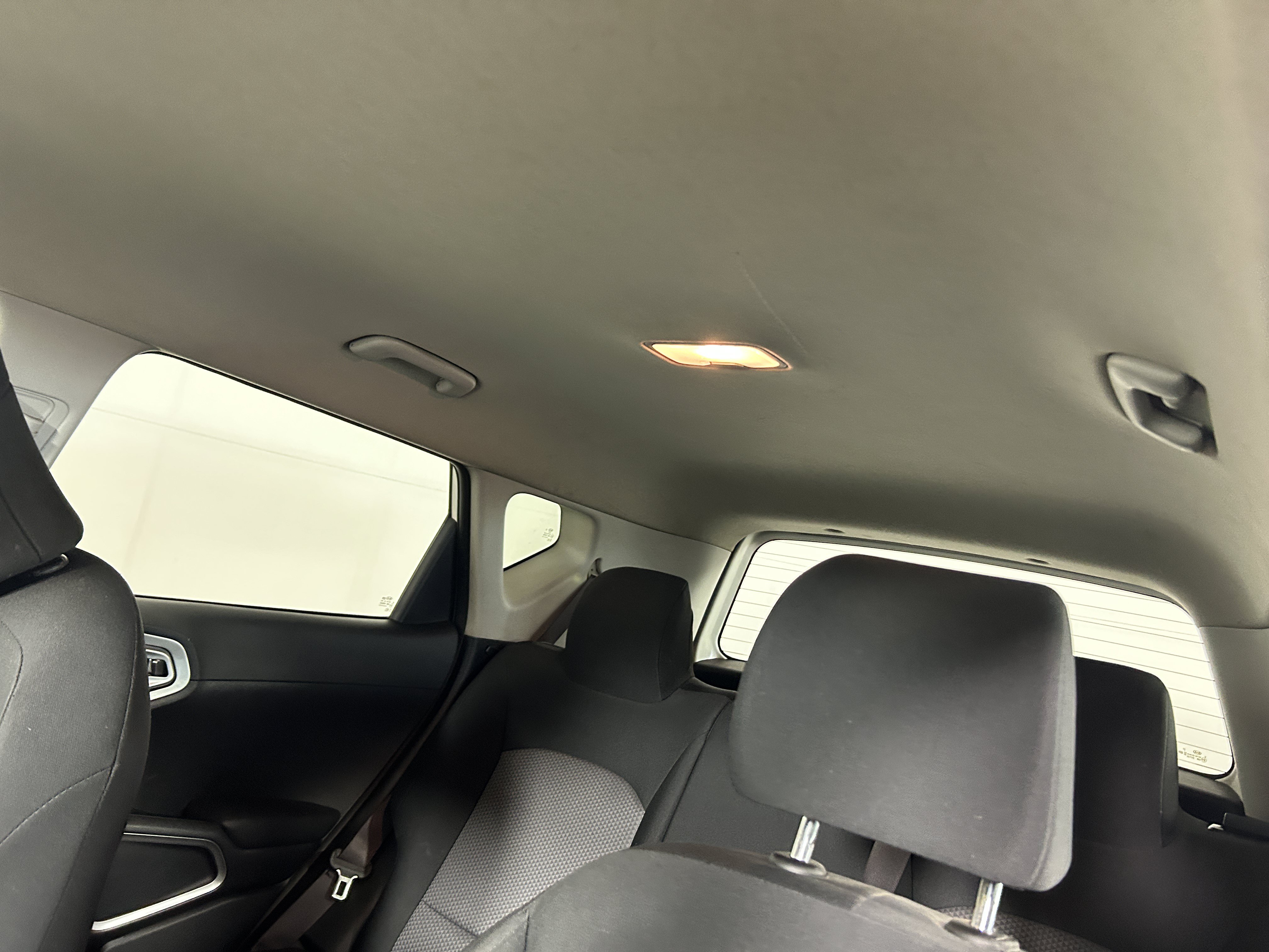 Used 2020 Kia Soul LX FWD image 11