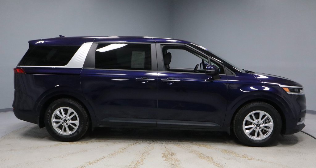 Used 2024 Kia Carnival LX image 5
