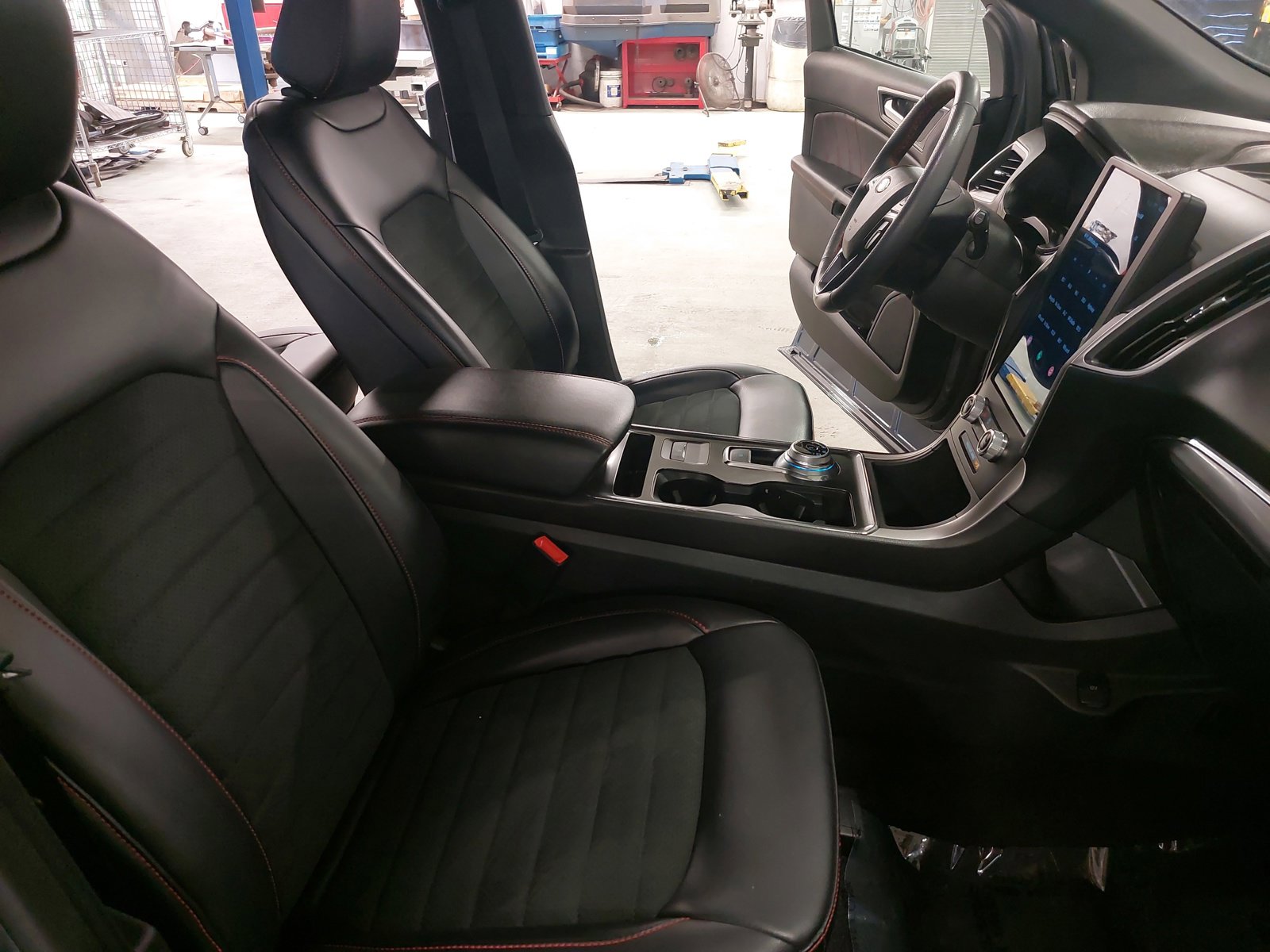 Used 2024 Ford Edge ST-Line image 10