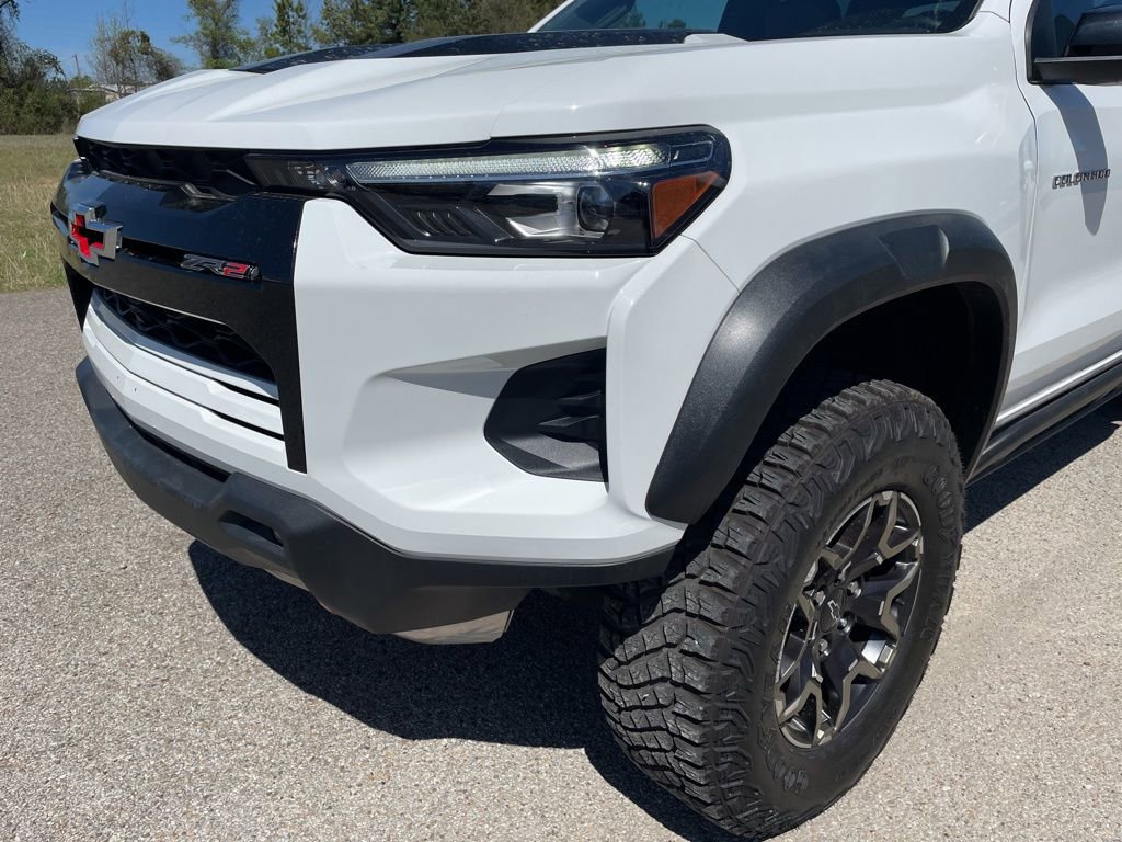 Used 2023 Chevrolet Colorado ZR2 w/ ZR2 Convenience Package III image 9