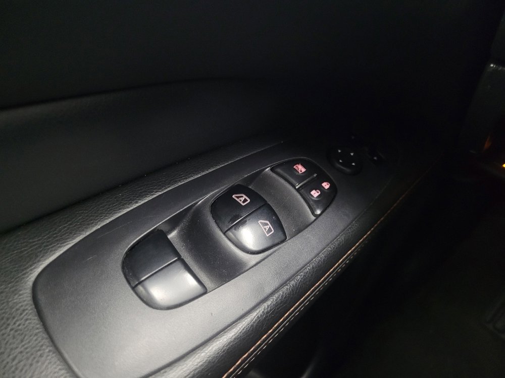 Used 2019 Nissan Pathfinder SL image 27