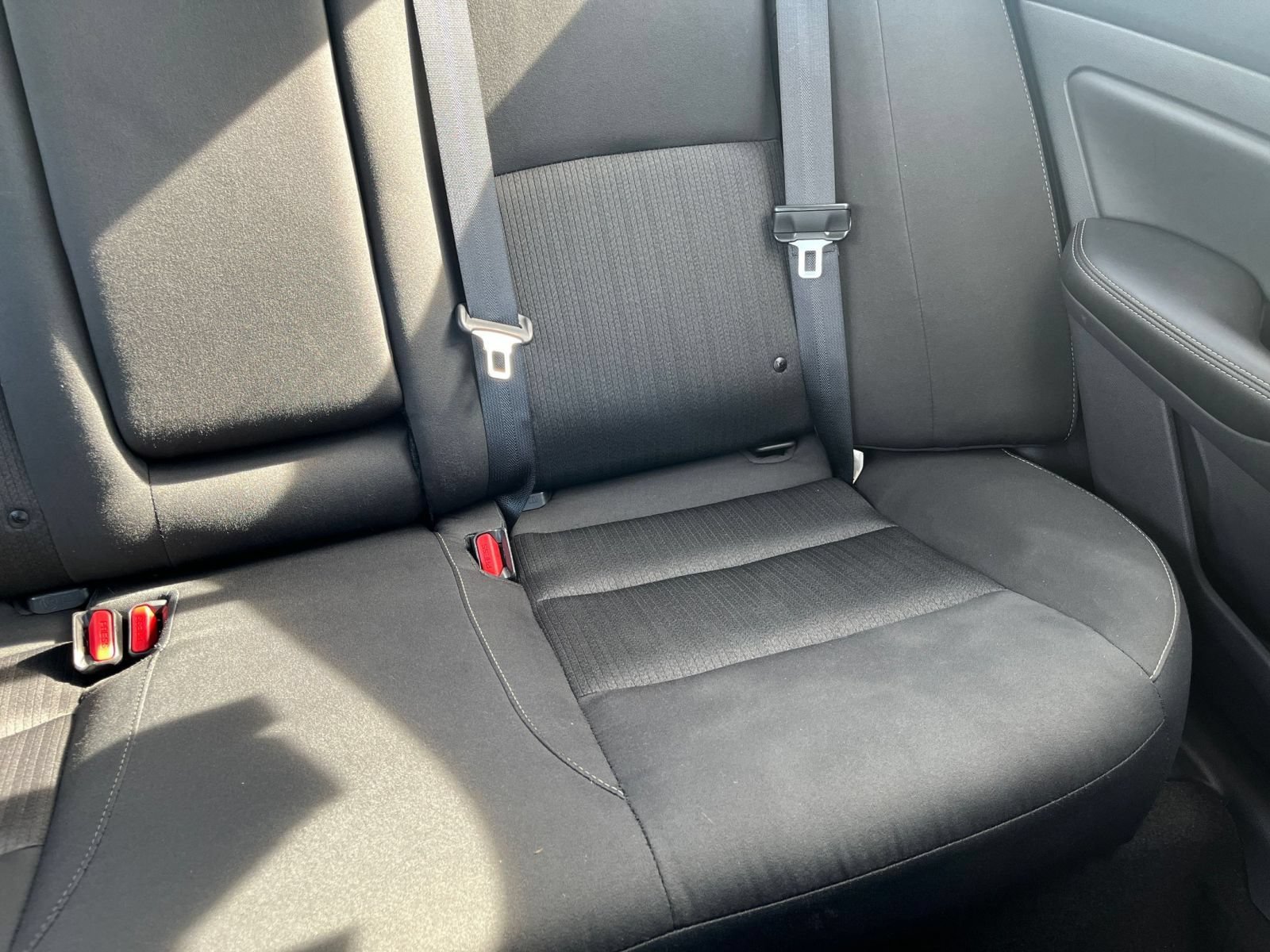 Used 2025 Nissan Altima 2.5 SV FWD image 33