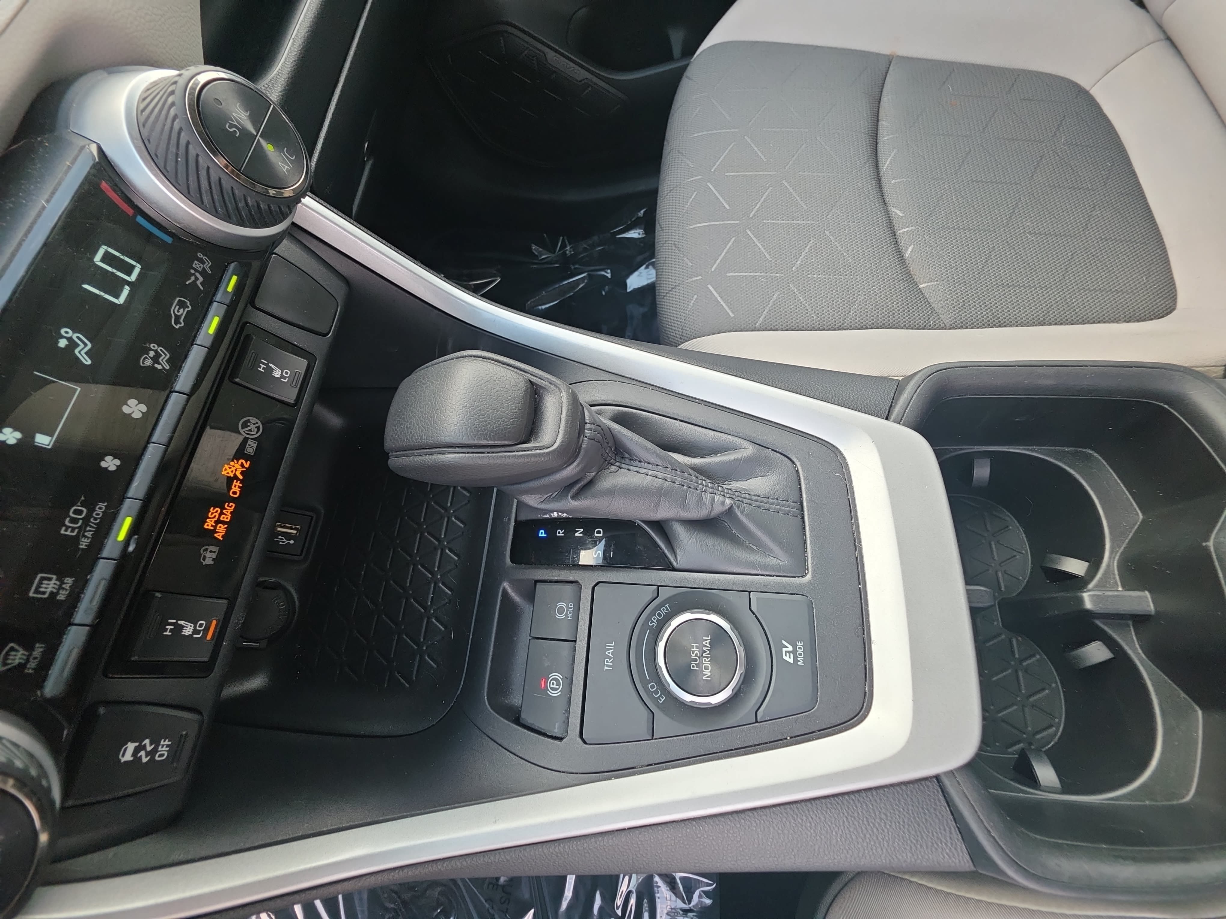 Used 2024 Toyota RAV4 XLE w/ Weather Package AWD/4WD image 24