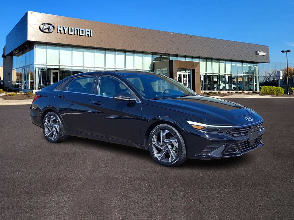 Certified 2025 Hyundai Elantra Limited FWD image 1