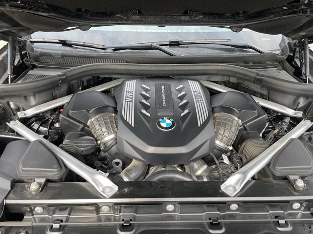 Used 2022 BMW X6 M50i w/ Dynamic Handling Package AWD/4WD image 32