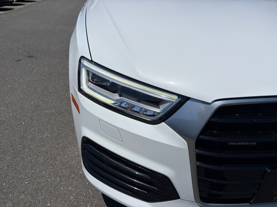 Used 2018 Audi Q3 2.0T Premium Plus w/ Premium Plus Package AWD/4WD image 24