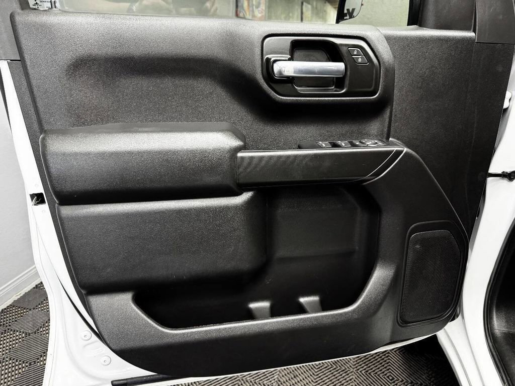 Used 2023 Chevrolet Silverado 1500 Custom image 36