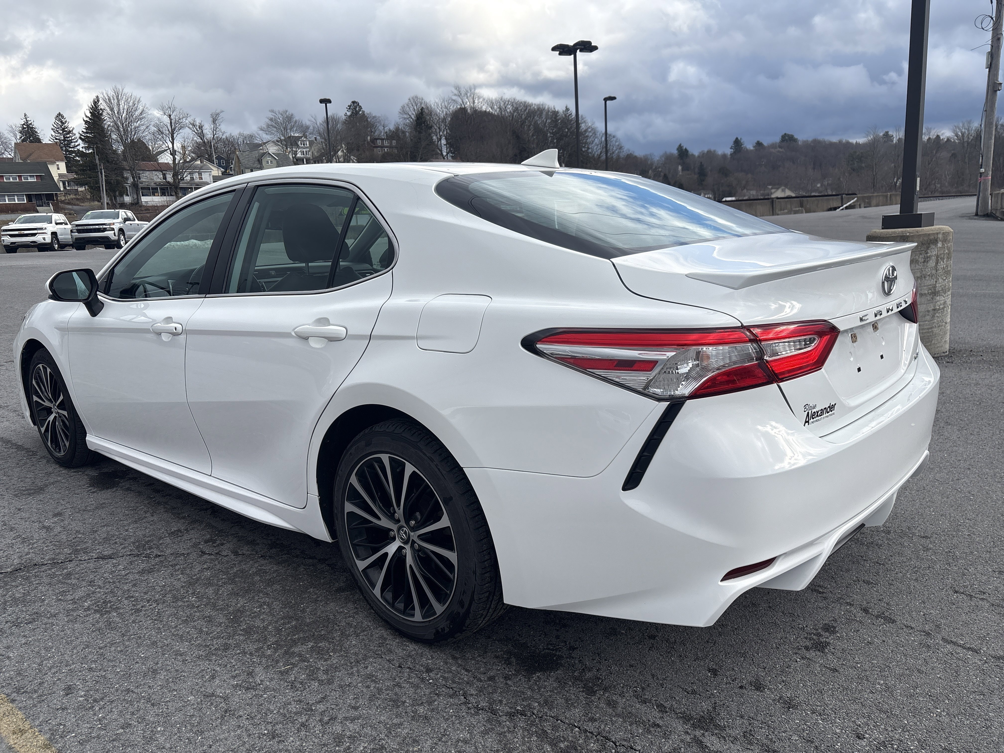 Used 2020 Toyota Camry SE image 6