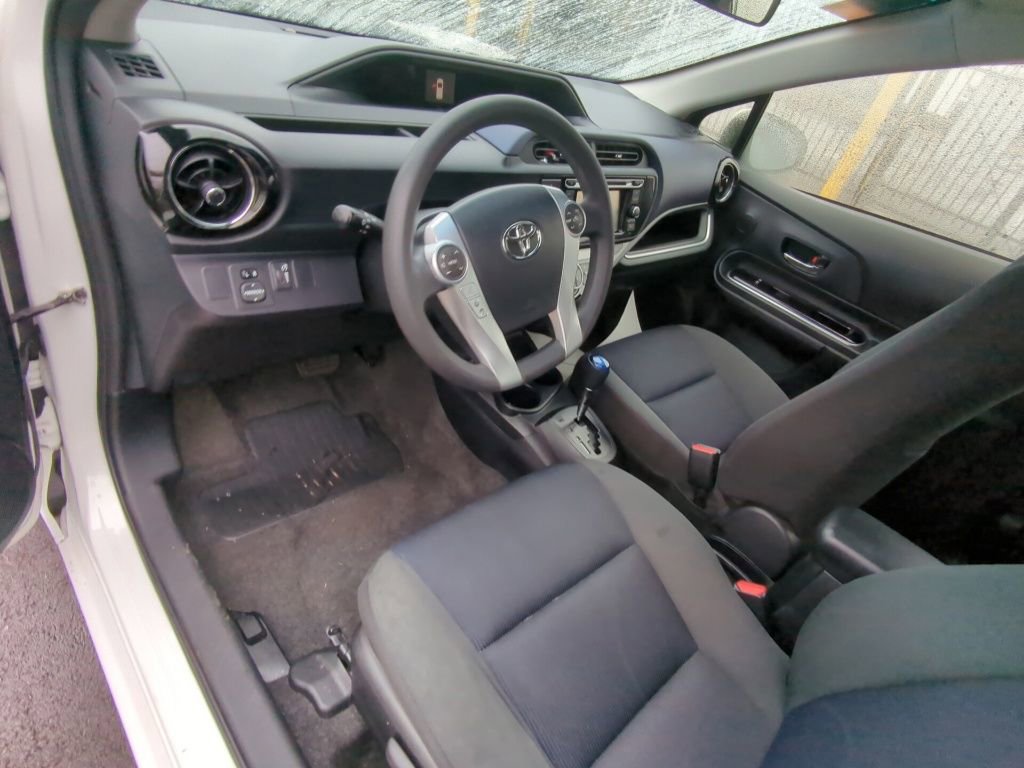 Used 2016 Toyota Prius C Two image 7