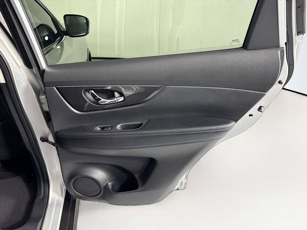 Used 2019 Nissan Rogue S w/ Special Edition Package FWD image 27