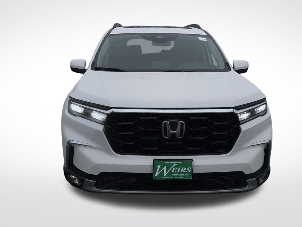 Used 2025 Honda Pilot Touring image 35