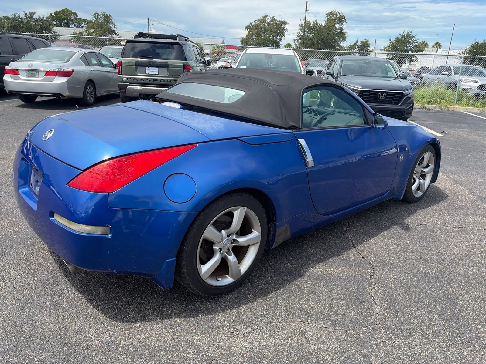 Used 2006 Nissan 350Z Enthusiast RWD image 7