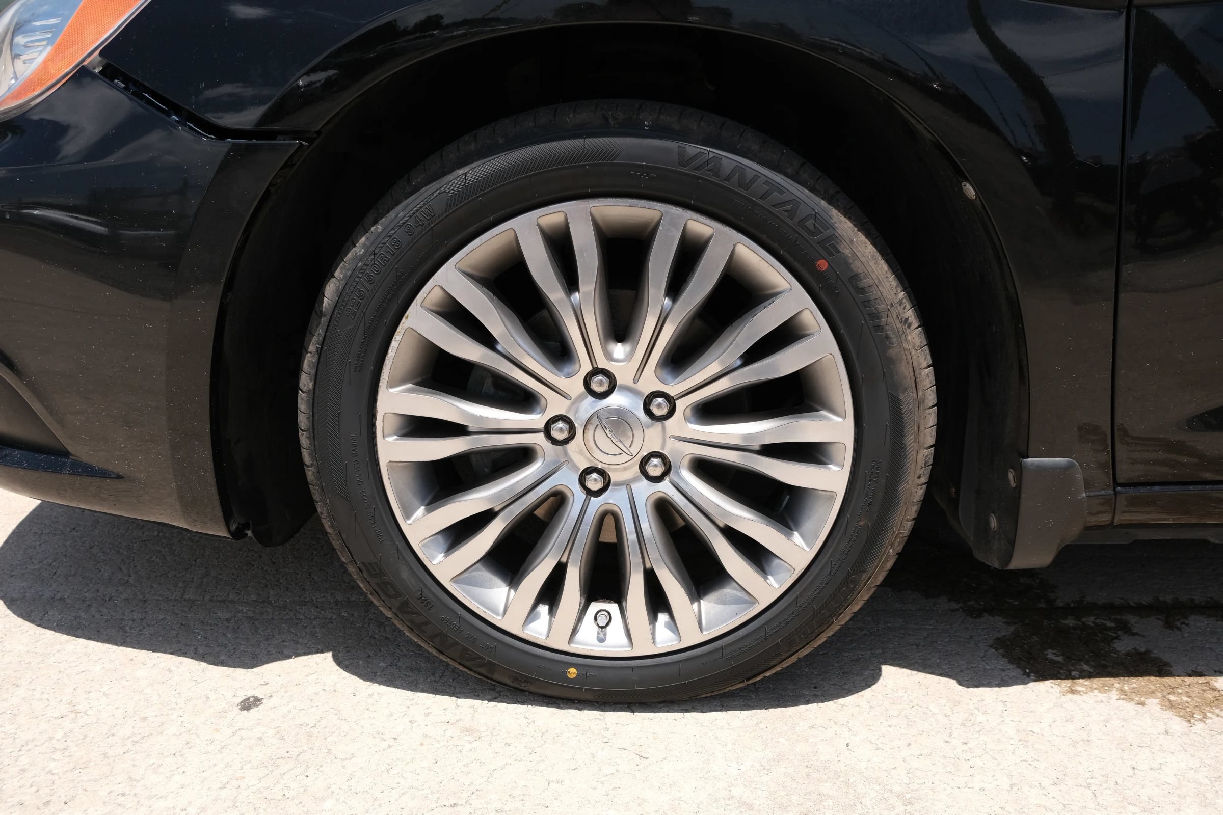 Used 2011 Chrysler 200 Limited FWD image 16