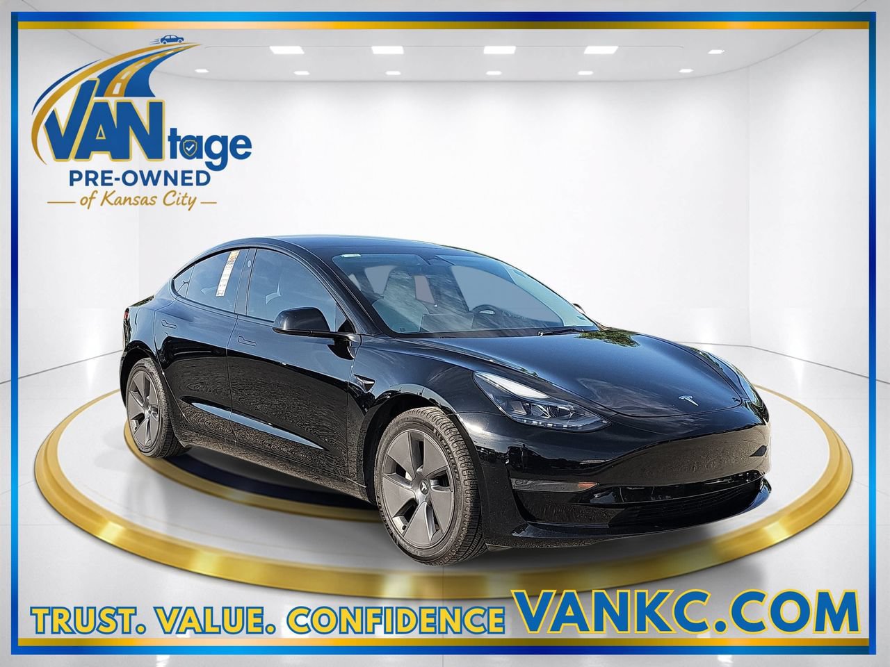 Used 2023 Tesla Model 3 Standard Range RWD image 3