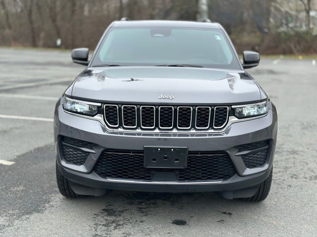 Used 2024 Jeep Grand Cherokee Laredo X image 9