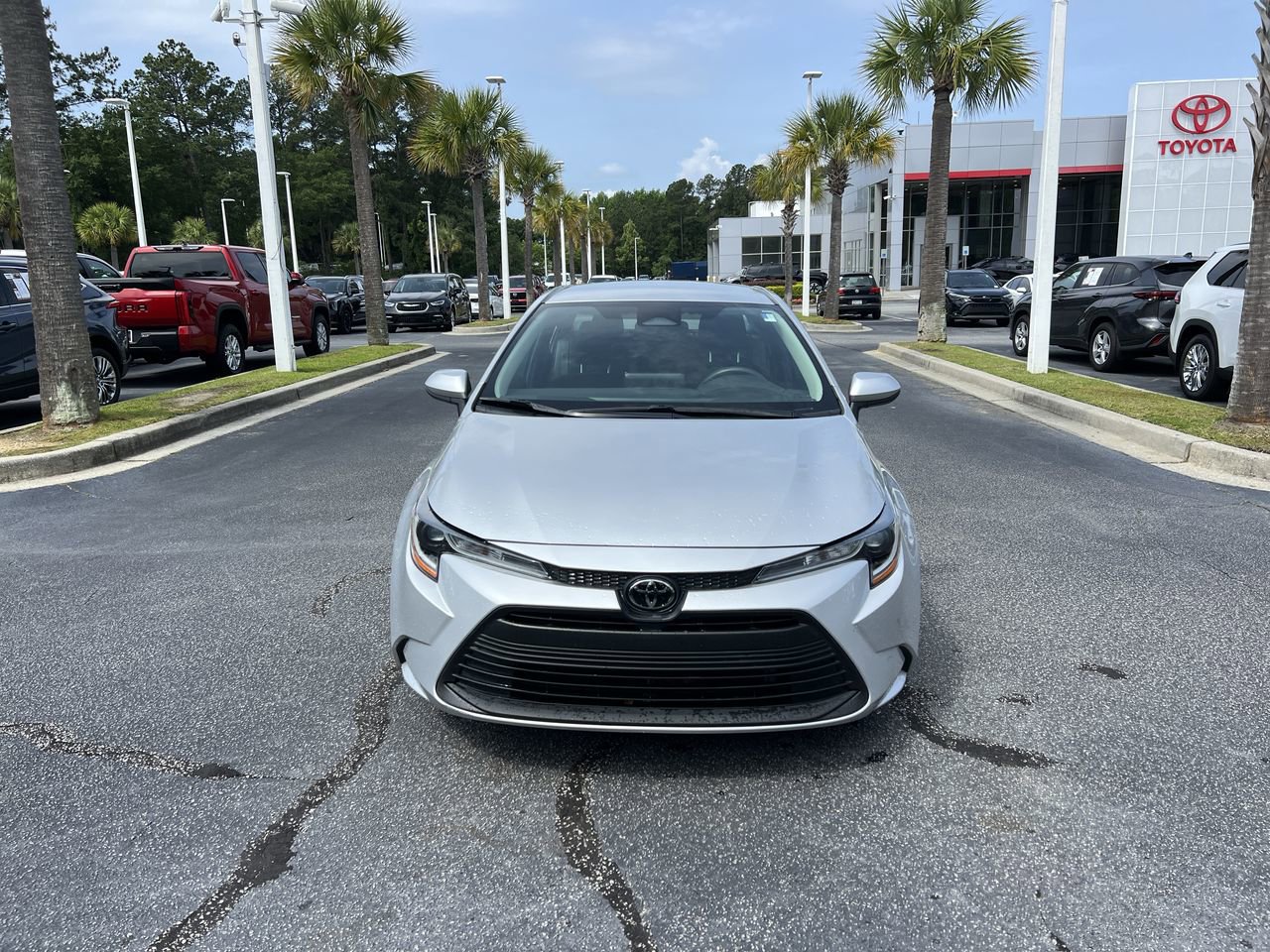 Used 2024 Toyota Corolla LE FWD image 3