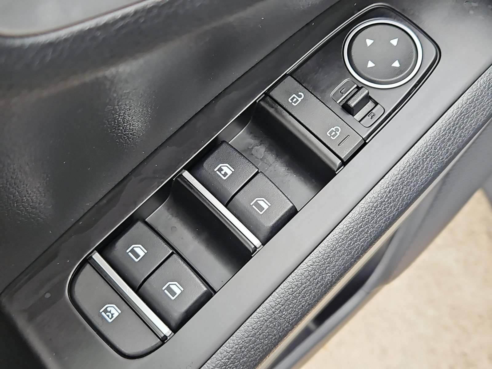 Used 2025 Kia Soul LX w/ LX Technology Package FWD image 23