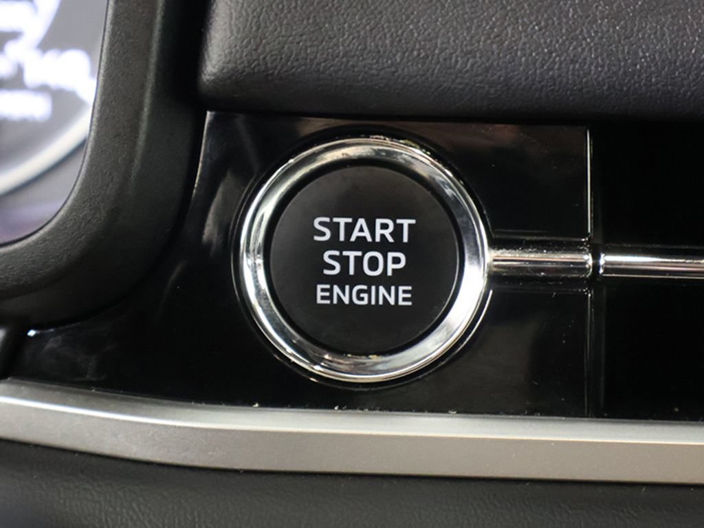 Used 2025 Mitsubishi Outlander SE FWD image 37