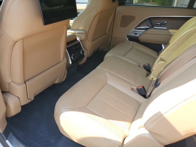 Certified 2023 Land Rover Range Rover Long Wheelbase SE AWD/4WD image 10