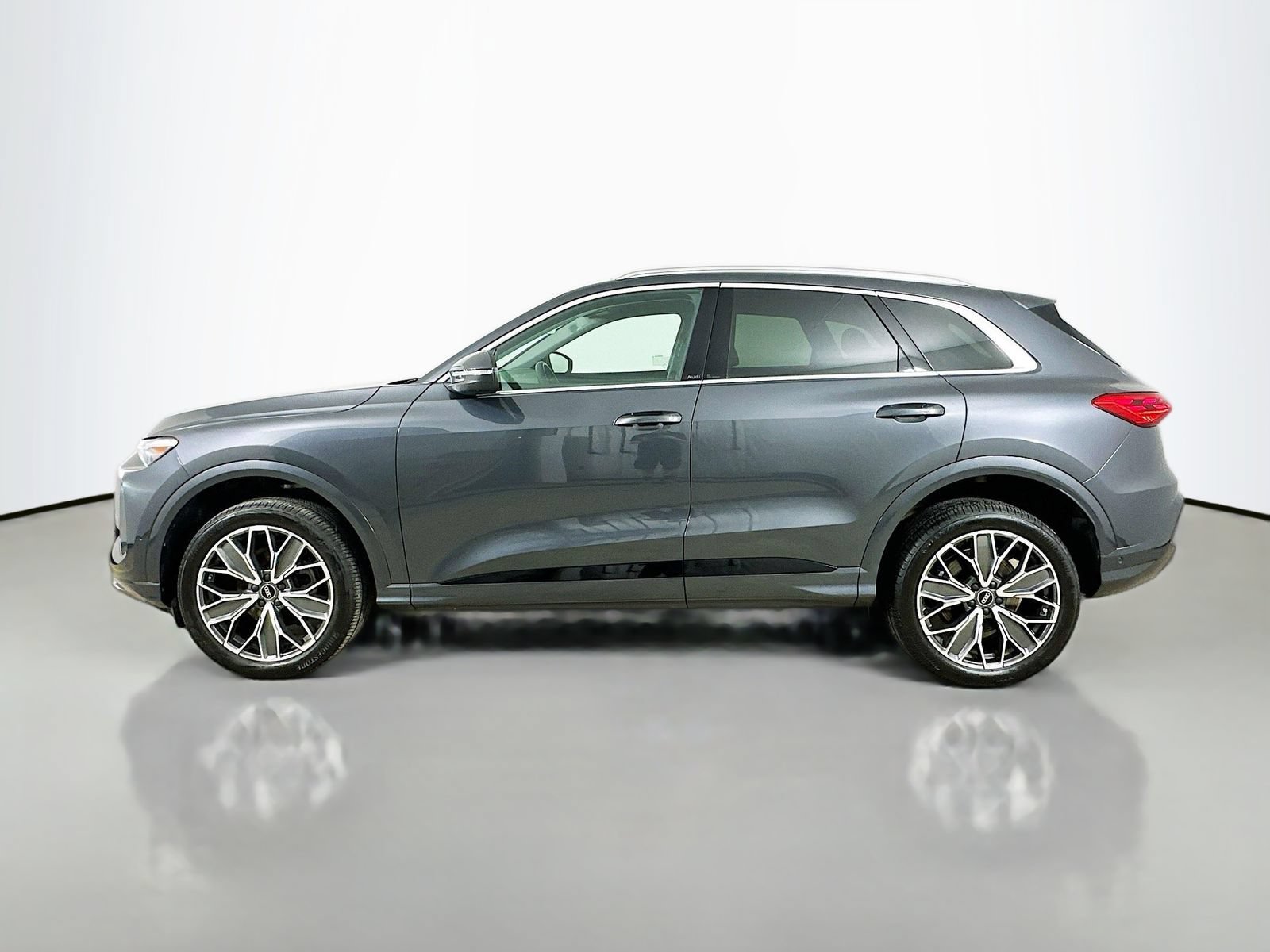 Used 2025 Audi Q5 Premium Plus w/ Premium Plus AWD/4WD image 8