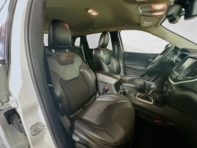Used 2015 Jeep Cherokee Trailhawk w/ Comfort/Convenience Group image 28